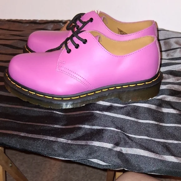 Dr. Martens Pink Flats with Black Laces - Picture 4 of 7